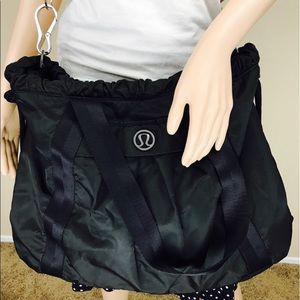 Lululemon black crossbody everyday bag
